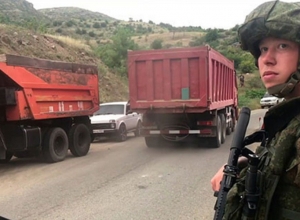 Российские миротворцы обеспечили безопасность передвижения азербайджанского транспорта по дорогам в Нагорном Карабахе
