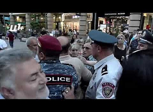 Ոստիկանները բերման ենթարկեցին Հաց բերողի հիշատակի ակցիայի մասնակիցներին