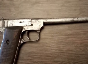 Группа лица добровольно сдала в отделения полиции незаконное оружие и боеприпасы