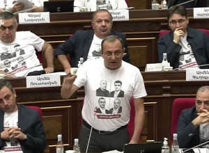 Напряжённая обстановка в НС: члены блока «Армения» ударяют по столам, чтобы прервать заседание