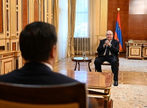 Արմեն Սարգսյանն ու Արման Թաթոյանը քննարկել են հայ-ադրբեջանական սահմանին տիրող իրավիճակը