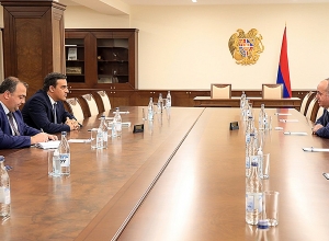 Министр обороны РА принял Омбудсмена РА