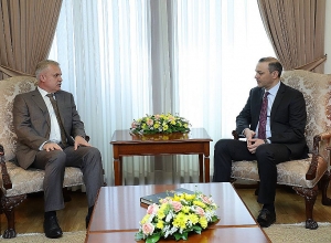 Армен Григорян представил Засю ситуацию, сложившуюся в результате вражеского вторжения на территории Сюникской и Гегаркуникской областей