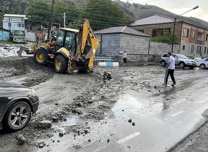 Հեղեղները մասամբ անանցանելի են դարձրել միջպետական ճանապարհը