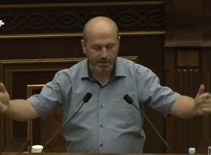 Спор между Аленом Симоняном и Гегамом Назаряном