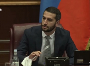 Господин Акопян, больше меня не квалифицируйте и не перебивайте: Рубинян