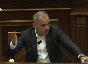 Собираетесь ли Вы обратиться к господину Сагателяну?