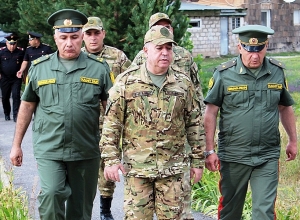 ՀՀ պաշտպանության նախարարը ներկայացրել է զորամիավորման նորանշանակ հրամանատարին