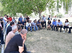 Տեղ գյուղում ՄԻՊ-ի հետ հանդիպման են եկել նաև Արավուս, Խոզնավար, Խնածախ և մի շարք այլ գյուղերի բնակիչներ