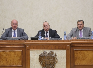 Аршак Карапетян представил новоназначенного заместителя министра обороны Карена Брутяна