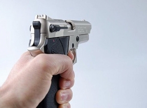 Հրազդանում պարեկը կրակել է կացինը ձեռքին ենթադրյալ գողի ուղղությամբ, վերջինս հիվանդանոցում մահացել է