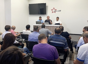 Աշխատանքային քննարկում «Հայրենիք» կուսակցության կենտրոնական գրասենյակում