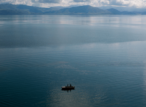 Ջրափրկարարներն Սևանա լճի ափից մոտ 30 մ հեռավորության վրա նկատել են քաղաքացու, ով չի կարողանում վերադառնալ ափ