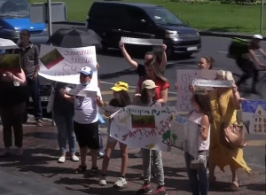 Ֆիզգորոդոկի բնակիչների բողոքի ակցիան Երևանի քաղաքապետարանի դիմաց. ՈՒՂԻՂ