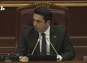 Выключите микрофон! Ален Симонян прервал выступление Анны Мкртчян: страсти продолжают накаляться