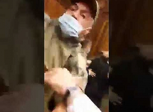 Анну Мкртчян насильно выводят из зала НС
