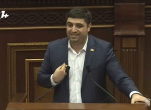 Самый большой предатель – это вы: объясните, кто говорил солдатам, не сражайтесь, эти земли проданы: Акопян