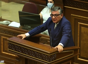 Бывший глава СНБ-вымогатель встречается с депутатами и проводит консультации