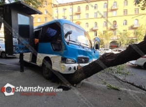 Hyundai ավտոբուսը բախվել է թիվ 18 ավտոբուսին, այնուհետև կայանված Opel-ին, հետո՝ ծառին. Shamshyan.com