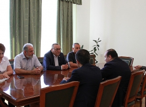 ԱՀ ԱԺ նախագահն ընդունել է ՀՀ աշխատանքի և սոցիալական հարցերի նախարար Նարեկ Մկրտչյանին