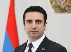 Սեր, բարություն և աստվածավախություն եմ մաղթում. Ալեն Սիմոնյան