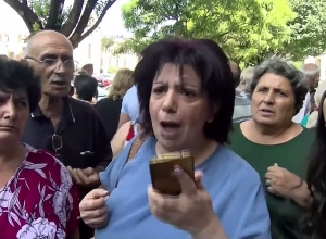 Мы даём неделю, чтобы они сказали, что нам предлагается, в противном случае проведём сидячую забастовку