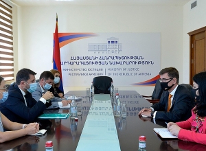 Министр представил послу 5 предложений в сфере правосудия