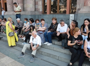 Мы ждём ответа, в противном случае принесём палатки: участник акции