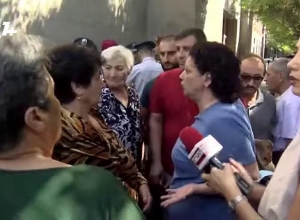 Հադրութից բռնի տեղահանվածների բողոքի ակցիան կառավարության մոտ՝ ՈւՂԻՂ