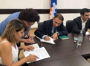 Արցախի ՄԻ պաշտպանը Երևանում հանդիպել է մի քանի ՀԿ-ների ներկայացուցիչնեի հետ