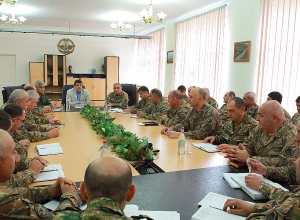 Արայիկ Հարությունյանը հրամկազմին է ներկայացրել պաշտպանության նորանշանակ նախարարին