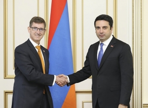 Риторика Азербайджана не направлена на установление мира в регионе: Симонян – послу Нидерландов