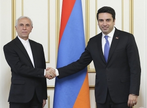 Ален Симонян обсудил с послом Ирана в РА состояние дороги Горис-Капан