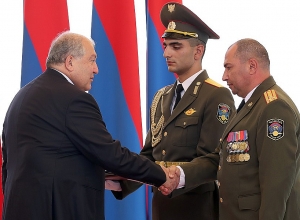 «Самая большая ценность – это государственность»: Президент вручил государственный награды