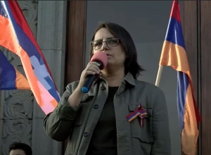 Զոհված զինվորների ծնողների հավաքն ու ջահերով քայլերթը դեպի Եռաբլուր․ ՈՒՂԻՂ