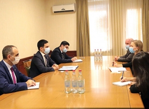 Рустам Бадасян встретился с директором Программы по борьбе с наркотиками посольства США в РА