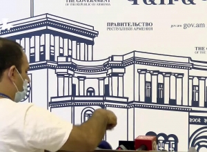 Брифинги членов правительства: ПРЯМОЙ ЭФИР