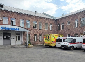 Փոխնախարարները ծանոթացել են Արմավիրի և Մեծամորի բուժկենտրոնների կարողություններին