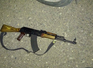 Աշտարակի ոստիկանները զենք զինամթերք են հայտնաբերել, այդ թվում՝ ինքնաձիգ