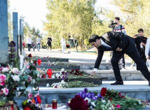 Խնկարկում եւ հարգանքի տուրք՝ Արցախյան 44-օրյա պատերազմի զոհերի հիշատակին