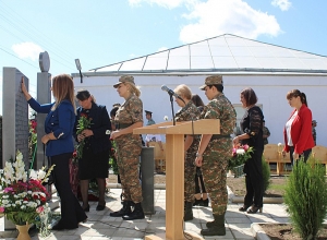 Հուշաքար՝ նվիրված պատերազմում զոհված խաղաղապահների հիշատակին