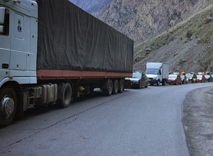 Լարսի անցակետում շինաշխատանքների հետևանքով առաջացել են բեռնատարների կուտակումներ