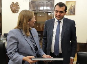 Շիրակի մարզպետն ընդունել է ԱՄՆ դեսպան Լին Թրեյսիին