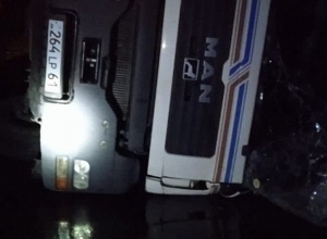 Բեռնատարը կողաշրջվել և վնասել է երկաթուղային ենթակառուցվածքը