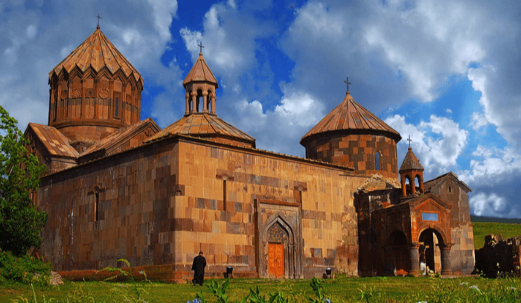 Ширак армения. Аричаванк Армения монастырь. Гюмри монастырь Аричаванк. Монастырский комплекс Аричаванк. Село Арич Армения.