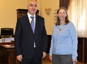 Посол США в РА встретилась с председателем Антикоррупционного комитета РА