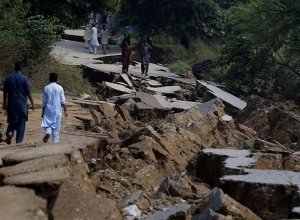 Не менее 20 человек погибли при землетрясении в Пакистане