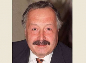 ԱՀ ԱԳ նախարարը ցավակցական ուղերձ է հղել ՀՀ արտակարգ և լիազոր դեսպան Վիգեն Չիտեչյանը մահվան առիթով