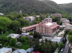 Ապօրինություններ Ծաղկաձորում․ ոստիկանության պայքարը կոռուպցիայի դեմ շարունակական է