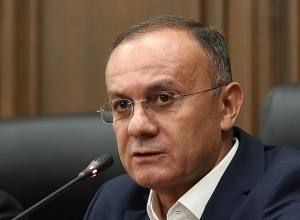 Սեյրան Օհանյանը մանրամասներ է հայտնել ԳՇ պետի և ԱԱԾ պաշտոնյայի հետ փակ հանդիպումից